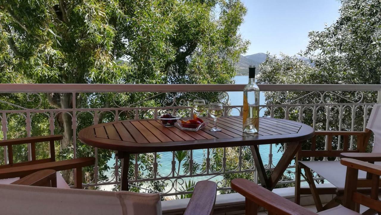 Tzeni Villa Lygia  Luaran gambar