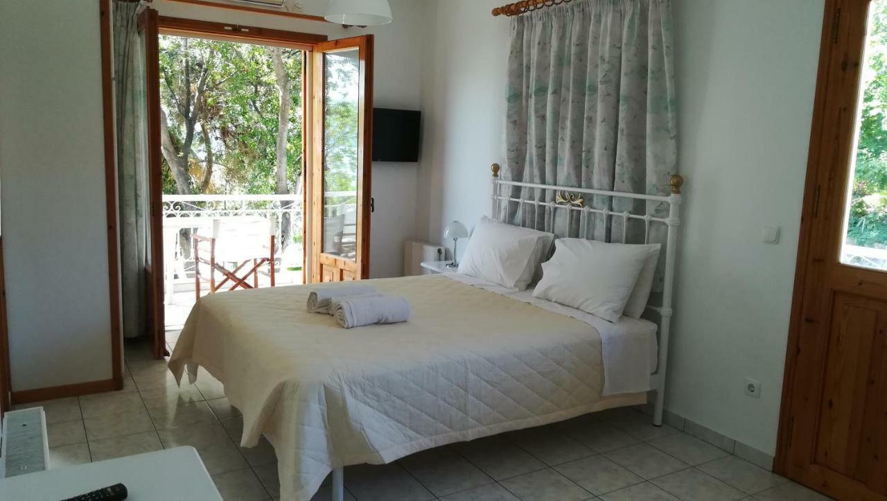 Tzeni Villa Lygia  Luaran gambar