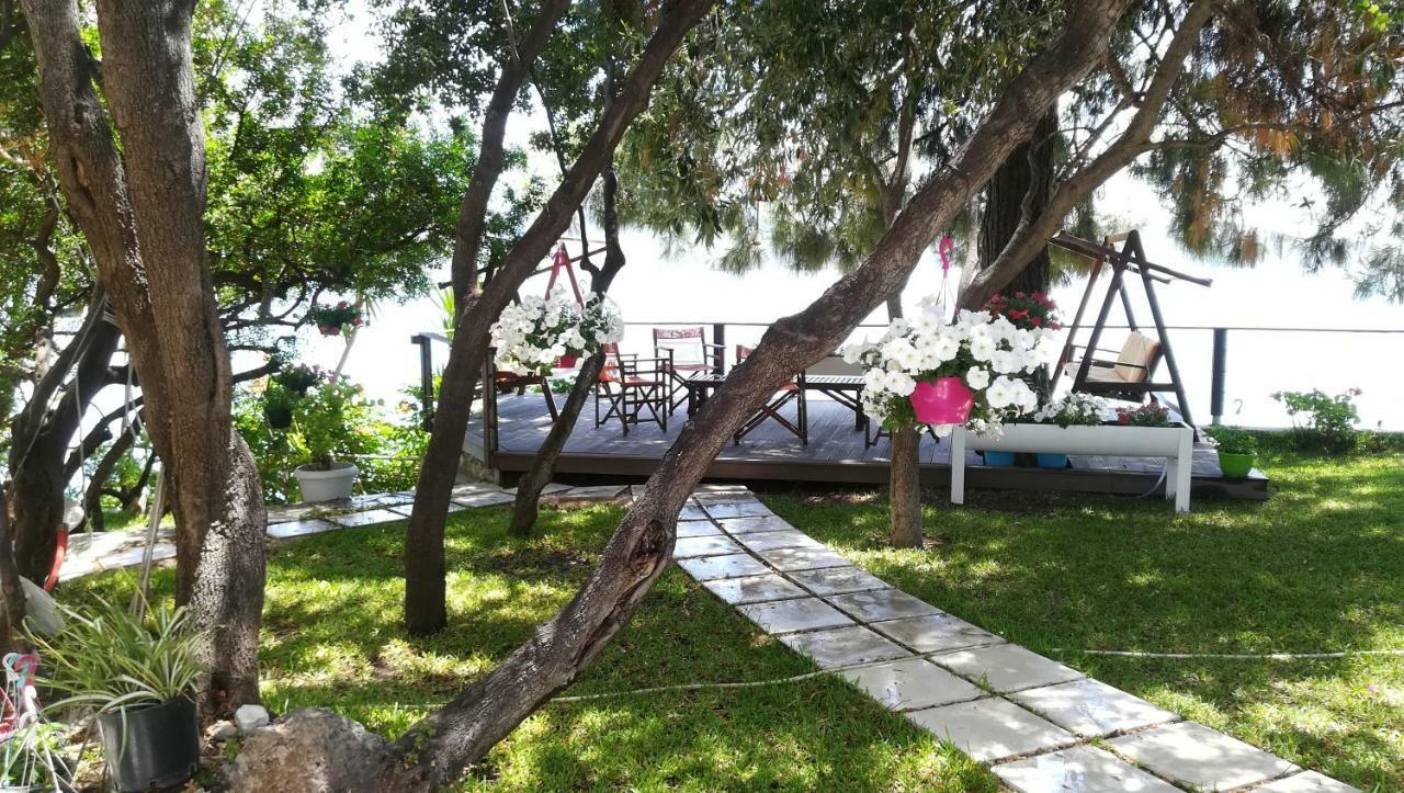 Tzeni Villa Lygia  Luaran gambar
