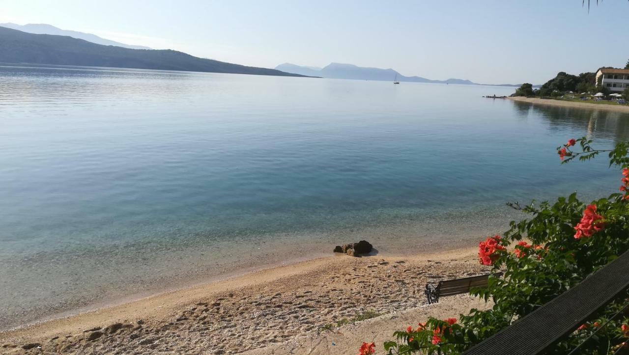 Tzeni Villa Lygia  Luaran gambar